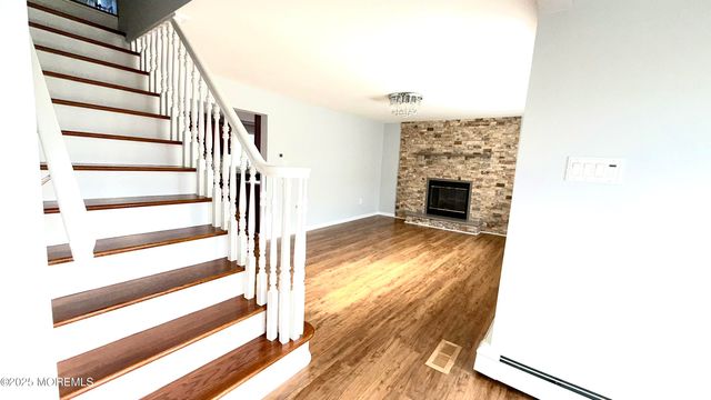 27 3rd Avenue, Toms River, NJ 08757