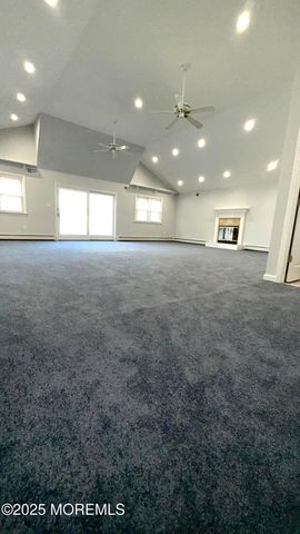 27 3rd Avenue, Toms River, NJ 08757