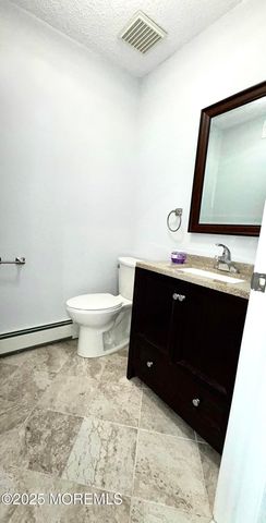 27 3rd Avenue, Toms River, NJ 08757