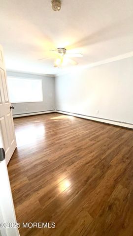 27 3rd Avenue, Toms River, NJ 08757