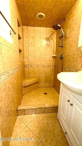 27 3rd Avenue, Toms River, NJ 08757