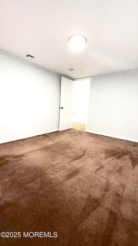 27 3rd Avenue, Toms River, NJ 08757
