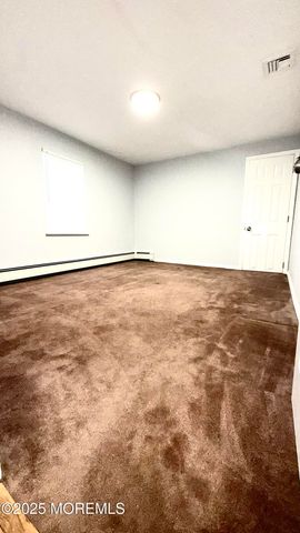 27 3rd Avenue, Toms River, NJ 08757