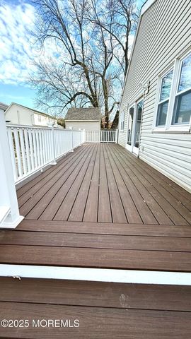 27 3rd Avenue, Toms River, NJ 08757