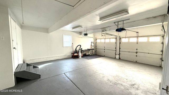 27 3rd Avenue, Toms River, NJ 08757