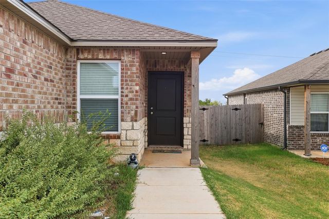 11832 NW 94th Street, Yukon, OK 73099