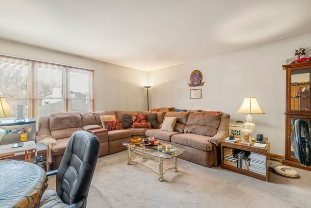 156 Winston Drive, Bolingbrook, IL 60440