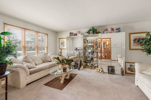 156 Winston Drive, Bolingbrook, IL 60440