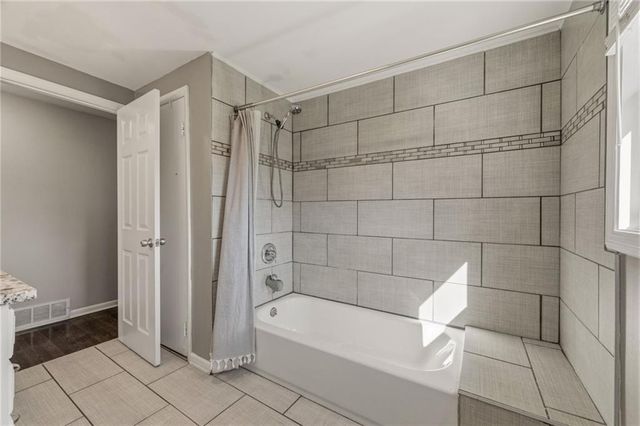 13621 W 90th Place, Lenexa, KS 66206