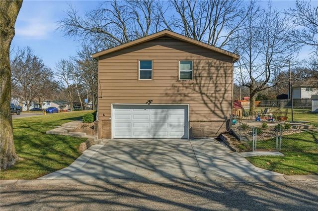 13621 W 90th Place, Lenexa, KS 66206