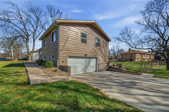 13621 W 90th Place, Lenexa, KS 66206