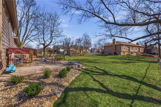 13621 W 90th Place, Lenexa, KS 66206