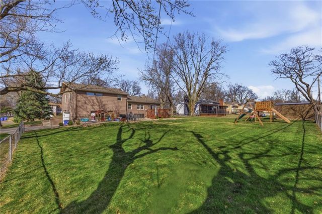 13621 W 90th Place, Lenexa, KS 66206