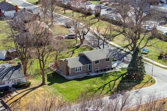 13621 W 90th Place, Lenexa, KS 66206