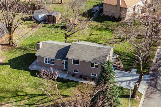 13621 W 90th Place, Lenexa, KS 66206