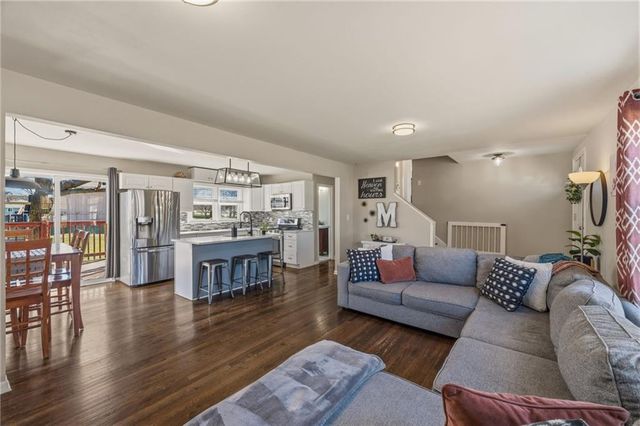 13621 W 90th Place, Lenexa, KS 66206