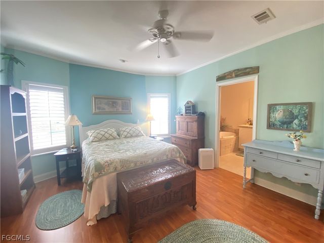 5517 Salem LN, North Fort Myers, FL 33917