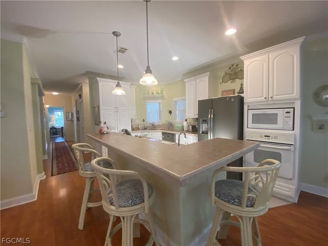 5517 Salem LN, North Fort Myers, FL 33917