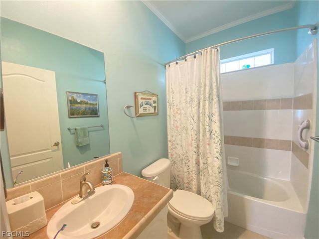 5517 Salem LN, North Fort Myers, FL 33917