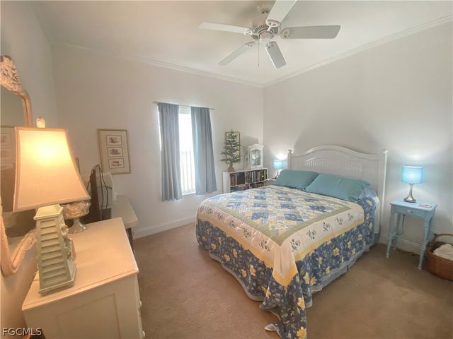 5517 Salem LN, North Fort Myers, FL 33917