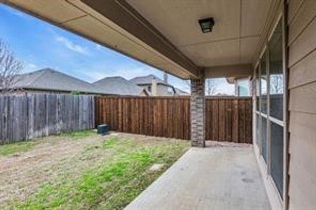 13117 N Larks View Point, Fort Worth, TX 76244