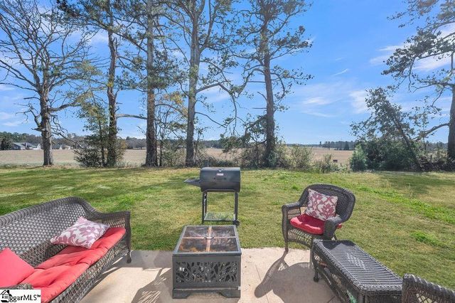 127 Myers Lane, Laurens, SC 29360