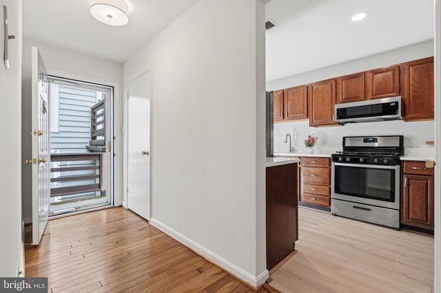10026 OAKTON TERRACE RD, Oakton, VA 22124