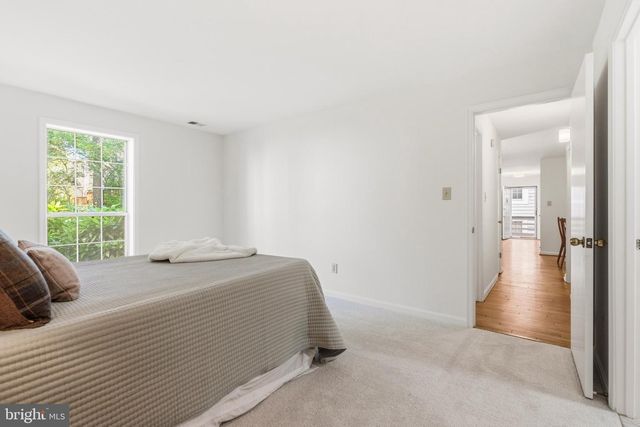 10026 OAKTON TERRACE RD, Oakton, VA 22124