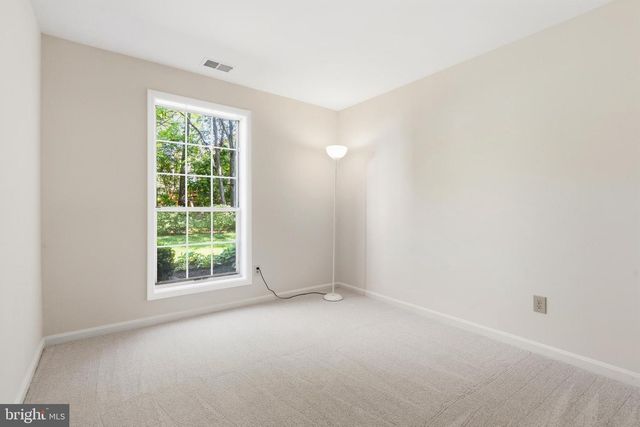 10026 OAKTON TERRACE RD, Oakton, VA 22124