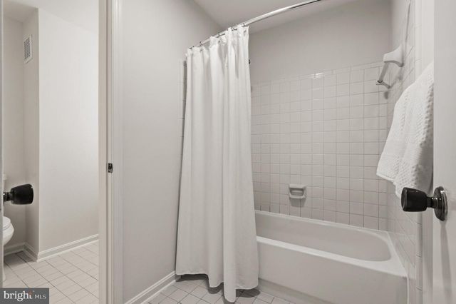 10026 OAKTON TERRACE RD, Oakton, VA 22124
