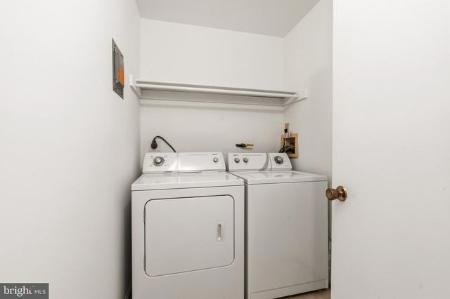 10026 OAKTON TERRACE RD, Oakton, VA 22124