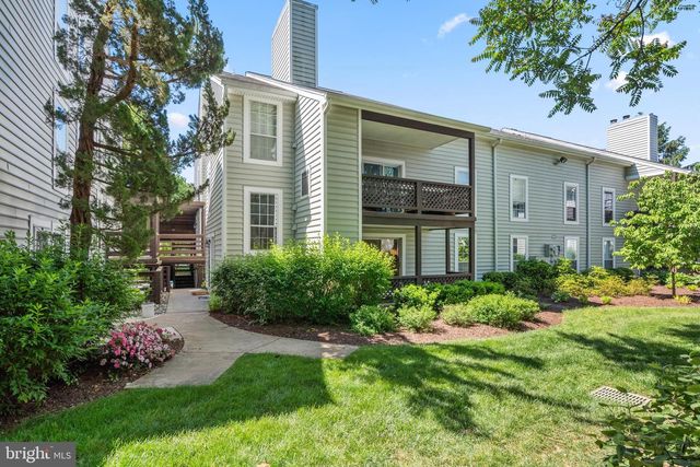 10026 OAKTON TERRACE RD, Oakton, VA 22124