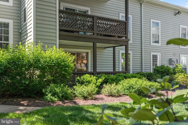 10026 OAKTON TERRACE RD, Oakton, VA 22124