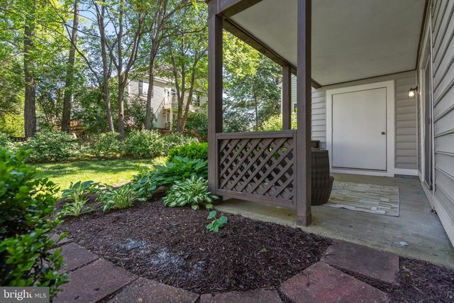 10026 OAKTON TERRACE RD, Oakton, VA 22124