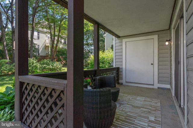 10026 OAKTON TERRACE RD, Oakton, VA 22124