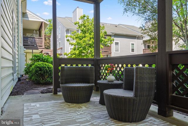 10026 OAKTON TERRACE RD, Oakton, VA 22124