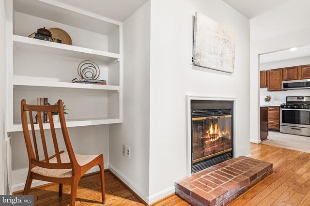 10026 OAKTON TERRACE RD, Oakton, VA 22124