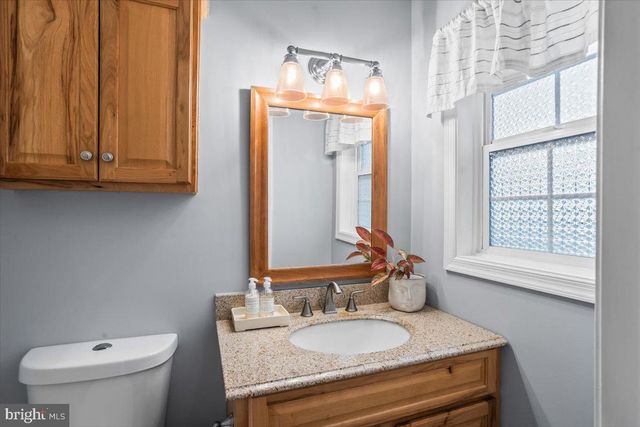 36 E BROADWAY, Etters, PA 17319