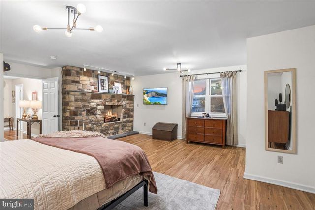 36 E BROADWAY, Etters, PA 17319