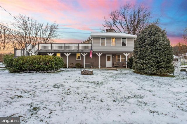 36 E BROADWAY, Etters, PA 17319