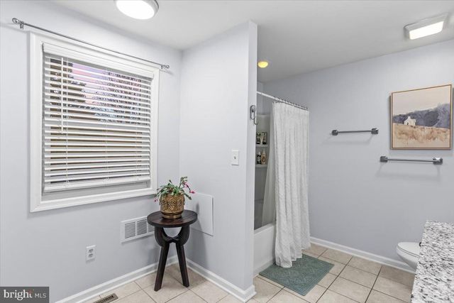 36 E BROADWAY, Etters, PA 17319