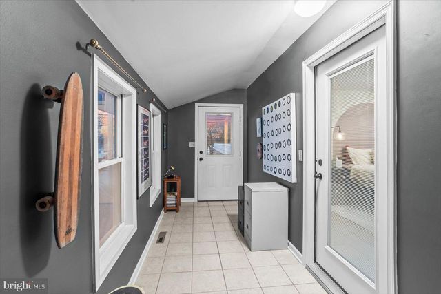 36 E BROADWAY, Etters, PA 17319