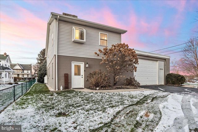 36 E BROADWAY, Etters, PA 17319