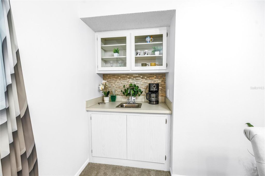 Image 13 of property listing at 1666 MONTEREY DRIVE, Clearwater, FL 33756