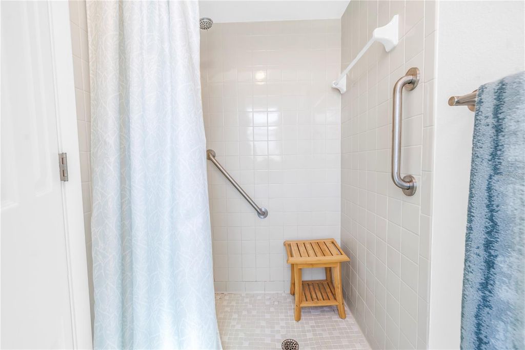 Image 30 of property listing at 1666 MONTEREY DRIVE, Clearwater, FL 33756