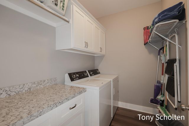 7960 Eagles Roost Trail 99, Hudsonville, MI 49426