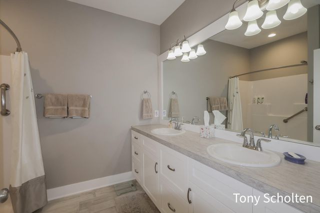 7960 Eagles Roost Trail 99, Hudsonville, MI 49426