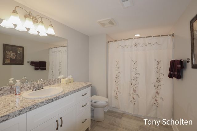 7960 Eagles Roost Trail 99, Hudsonville, MI 49426