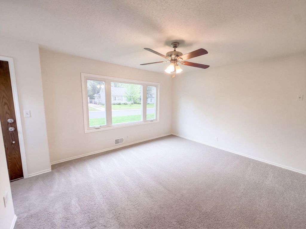 7 Park Drive, Circle Pines, MN 55014 — photo 3