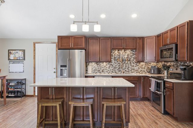 8220 208th Street W, Lakeville, MN 55044